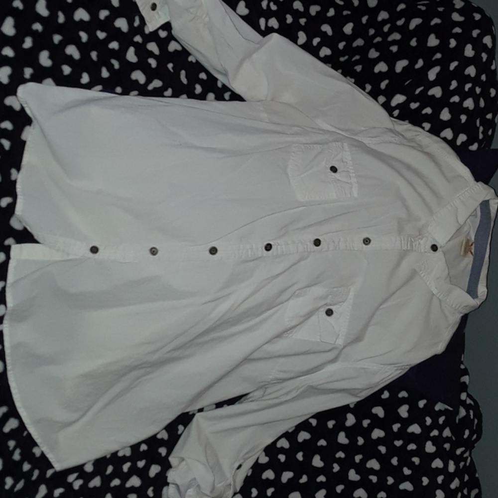 Top/ button down/ collard shirt